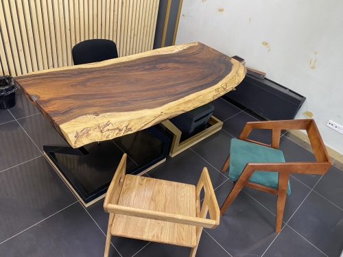 Деревянные столы из слэба