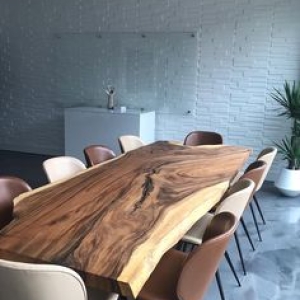 Деревянные столы из слэба