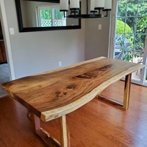 Деревянные столы из слэба